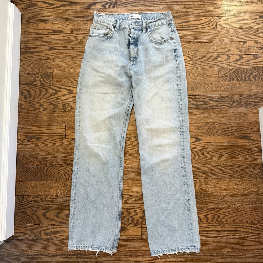 Zara Jeans Women's Size 4 High Rise Light Wash Straight Leg Raw Hem Denim Jeans